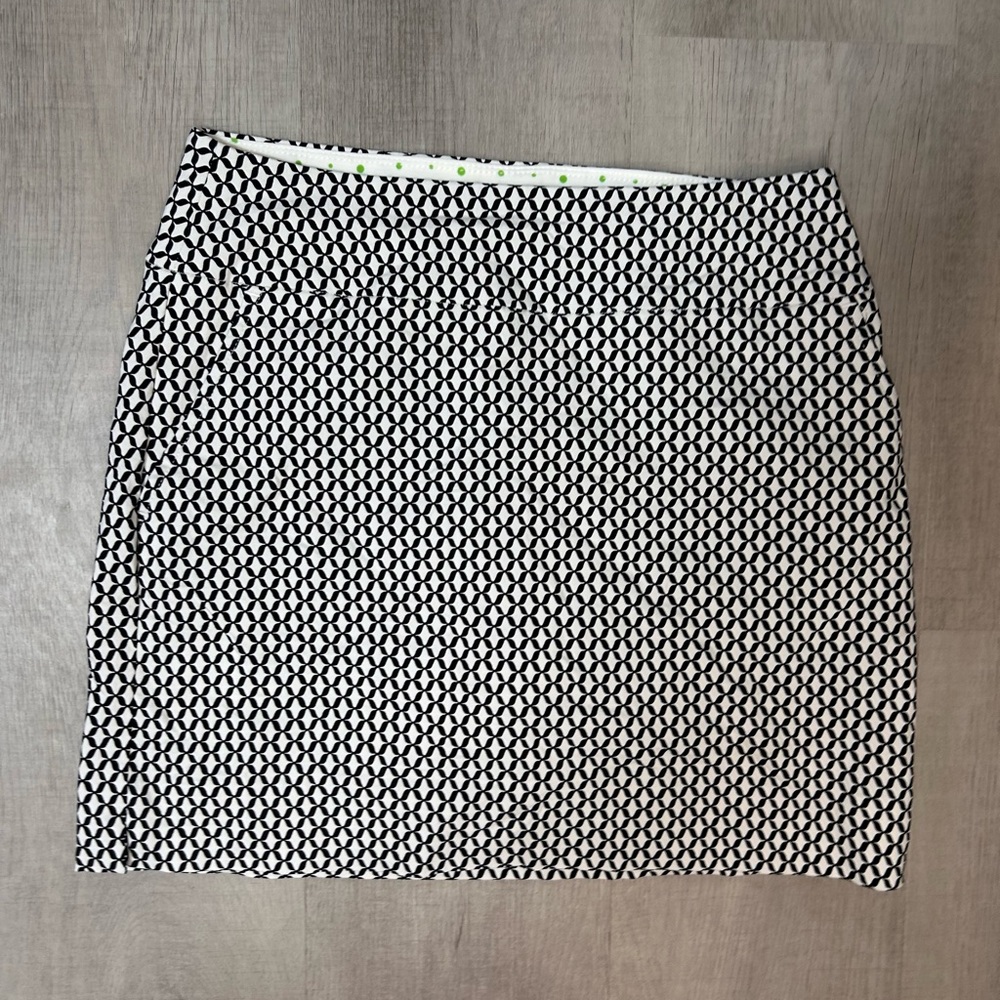 Swing Control Black and White Golf Skort Flexible women size 4